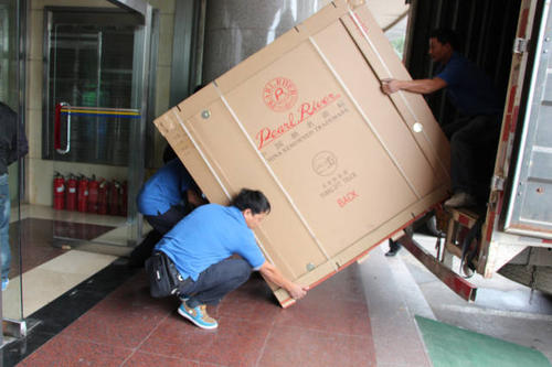 下花园钢琴贵重工艺品无忧运